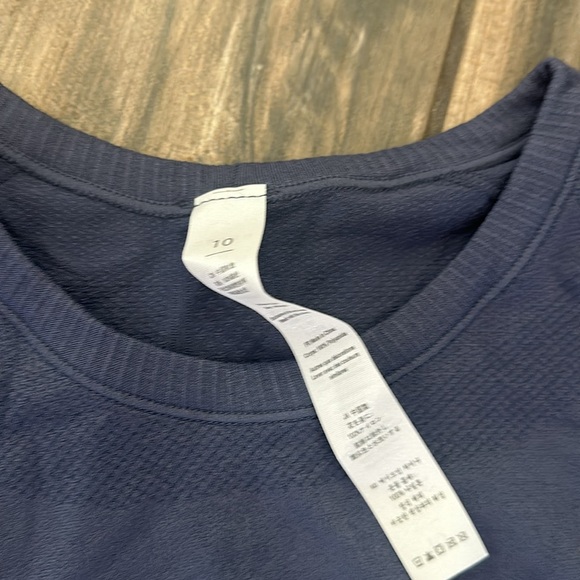 Athletic long sleeve - Picture 2 of 3